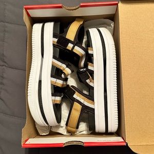 Nike Icon Classic sandal size 7